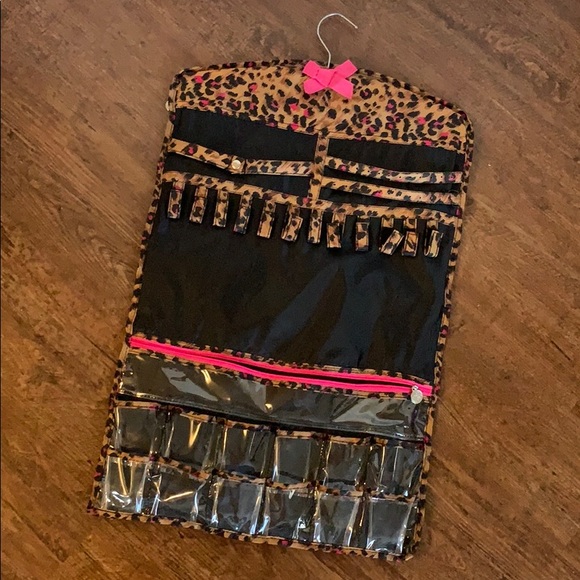 Other - Hanging jewelry accessory organizer